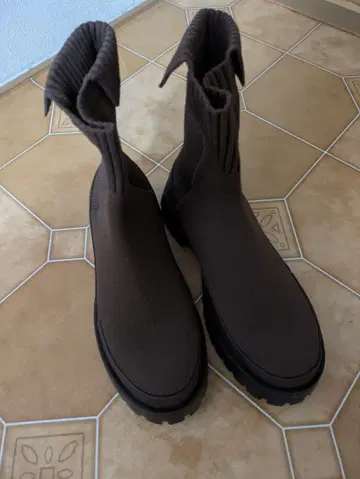 브라운 니트 어퍼 숏부츠