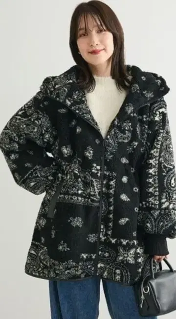 ESCAR 페이즐리 보아 후드 코트