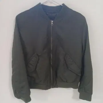 올리브 그린 봄버 자켓