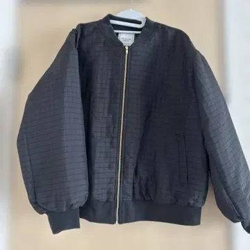 Te chichi 블랙 퀼팅 자켓