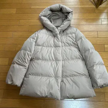 UNIQLO 베이지 후드 부착 다운 자켓
