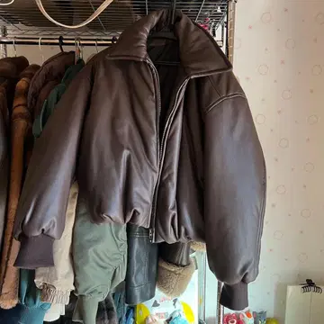 다크 브라운 가죽 자켓