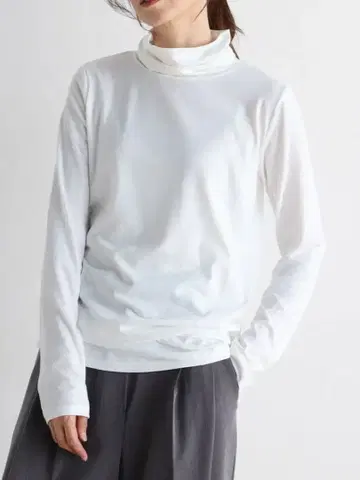 [ 새상품 ] MEDOC original 터틀넥 티셔츠