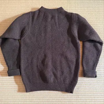 ANDERSEN-ANDERSEN 다크 브라운 리브 크루넥 스웨터