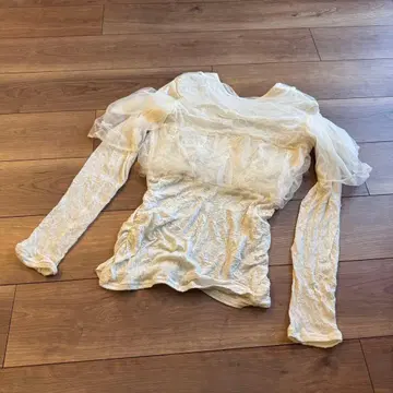 MAISON SPECIAL 셔링 상의