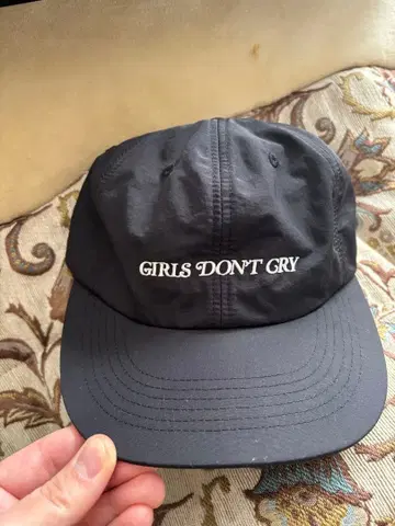 Girls Don't Cry Amazon 모자 CAP