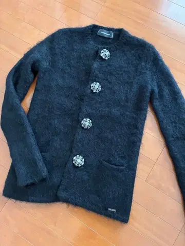 새상품급 디스퀘어드 DSQUARED2 모헤어 비쥬 가디건 스웨터