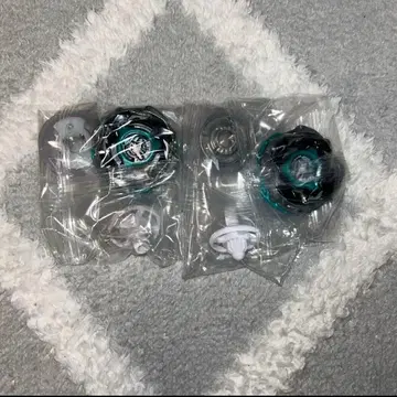 베이블레이드 x 울프 헌트 2개 세트