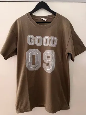 GOOD 09 ENOUGH 티셔츠 올리브 그린