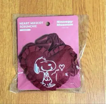 SNOOPY MUSEUM TOKYO 하트 마스코트 스크런치 스누피