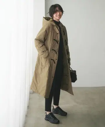 리브인컴포트 가볍게 멋스럽게 보이는 발수 롱 더플 다운 코트