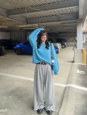 Helm 파란색 긴팔 니트 스웨터