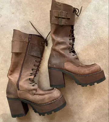 브라운 가죽 롱 부츠 통굽 힐