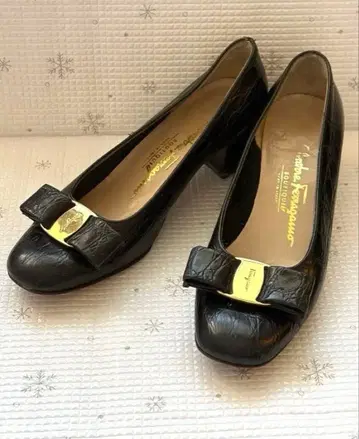 SalvatoreFerragamo 페라가모 바라 리본 악어 22