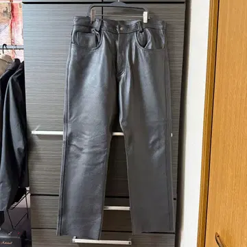 [ 컨디션 최상 ] AVIREX 가죽 팬츠 블랙 소가죽