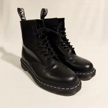 DR.MARTENS CORE 1460 화이트 웰트 8홀 부츠