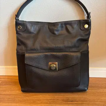 훌라 원 핸들 천연 가죽 토트백 블랙 훌라