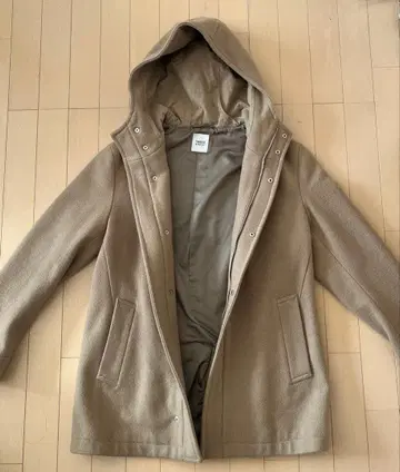 다케오 키쿠치 후디드 코트 베이지