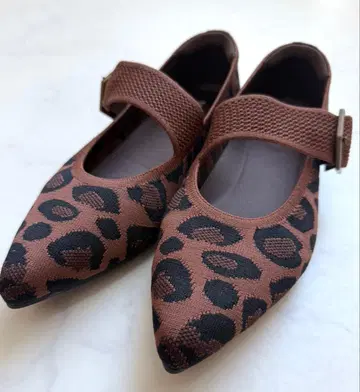 VIVAA 레오파드 무늬 플랫슈즈 37