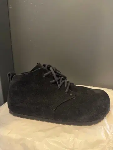 블랙 스웨이드 레이스업 부츠