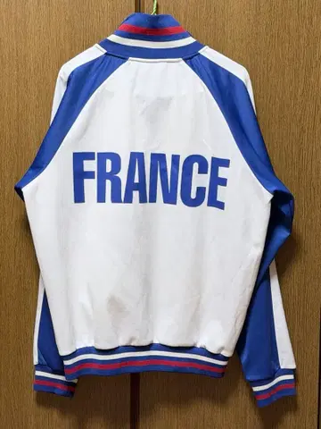 FRANCE 저지 상의 L
