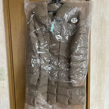 베이지 롱 기장 다운 코트