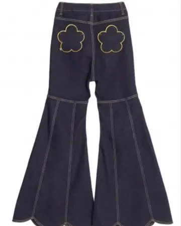 마리콴트 파메오 포즈 Daisy Petal Denim Pants