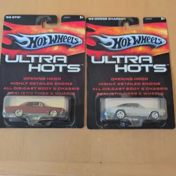 Hot Wheels ULTRA HOTS 미니카 2대 세트