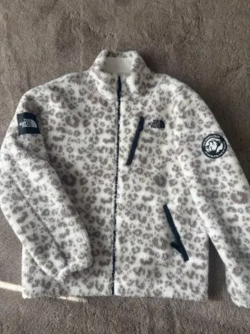 THE NORTH FACE 레오파드 무늬 플리스 자켓