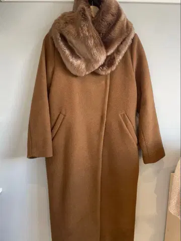 KBF 브라운 퍼 롱 코트