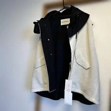 바슈몽 미사용 새상품 화이트 블랙 보아 베스트