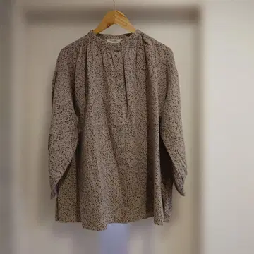 사만사 모스모스 Cross Linen 개더 블라우스