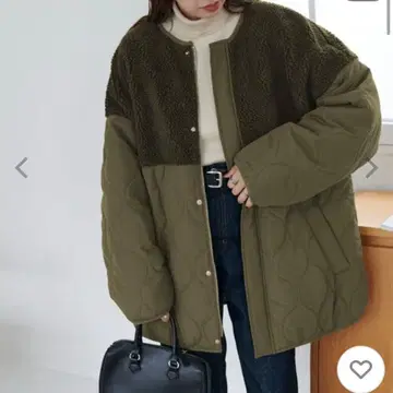 DISCOAT 보아 절개 퀼팅 코트 카키 M 사이즈 택 포함