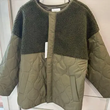 DISCOAT 보아 절개 퀼팅 코트 카키 M 사이즈 택 포함