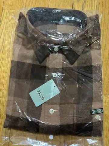 [ 미사용 새상품 ] AIGLE 브라운 체크 기모 긴팔 셔츠 L 사이즈