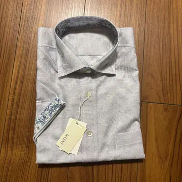 LE CANT 라이트 그레이 반팔 셔츠 기하학 패턴