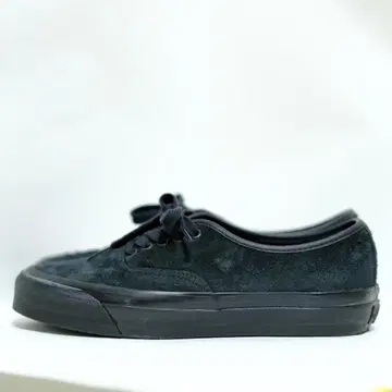 Vans Authentic 44 black suede 25.5cm