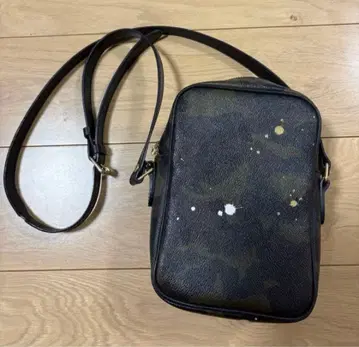 카모플라쥬 패턴 숄더백