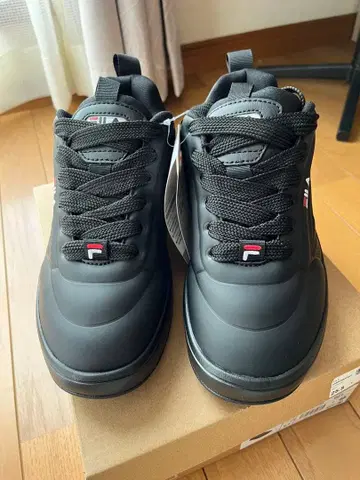 FILA 블랙 스니커즈 SUPERBUBBLE