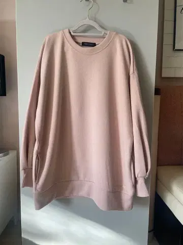 로데오 크라운즈 톤 다운 핑크 맨투맨