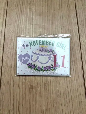 케이티 벌스데이 배지 브로치