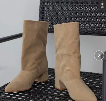 베이지 스웨이드풍 루즈핏 부츠