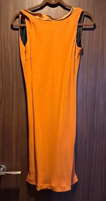 BALLSEY 오렌지 백 오픈 슬리브리스 원피스 38