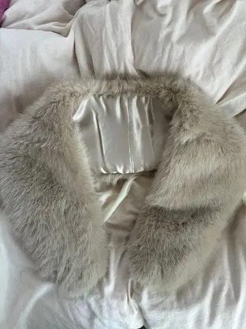 성인식 그레이 퍼 새틴 숄