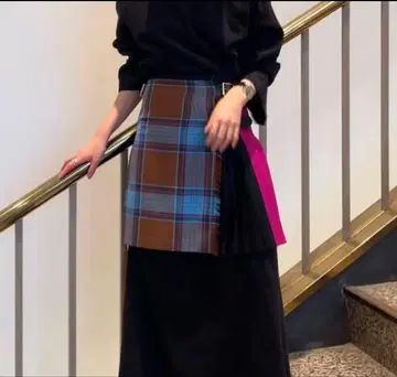 오닐 플리츠 스커트