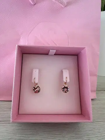 Swarovski 핑크 크리스탈 귀걸이