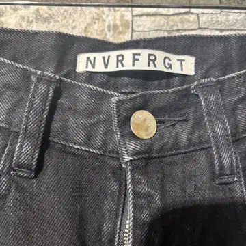 [ NVRFRGT ] 네버 포겟 3DTWISTED JEANS 사이즈 1