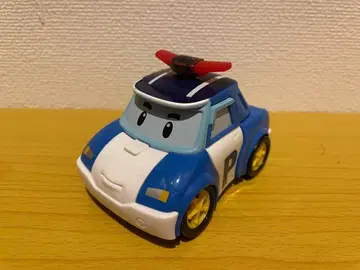 로봇으로 변형하는 경찰차 완구