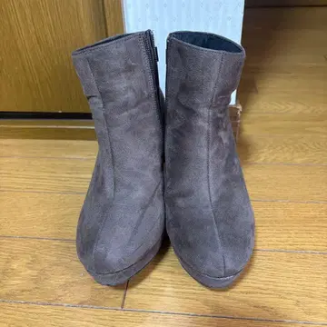 브라운 지퍼 부츠 힐 포함