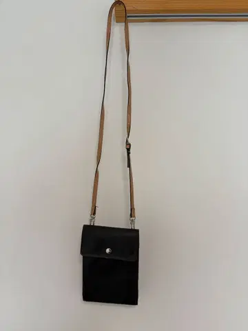 Moga 사선 가죽 숄더백 브라운 짙은 갈색 오늘